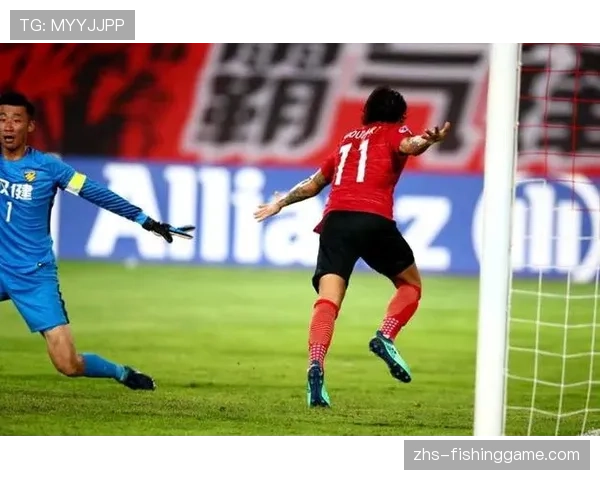 特写:伤愈复出即进球,水晶宫老将扎哈的回归之夜 特写:伤愈复出即进球,水晶宫老将扎哈的回归之夜